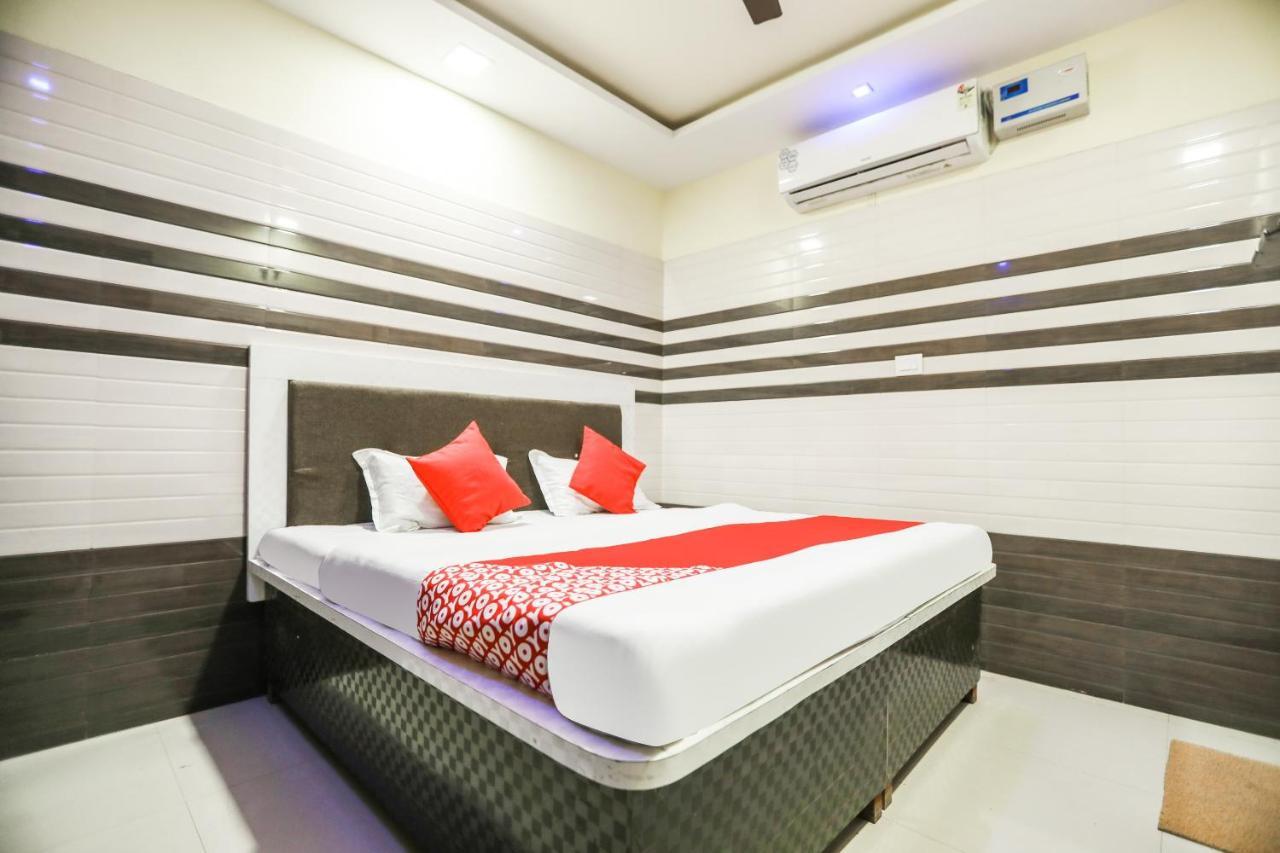Oyo 71693 Starlight Hotel Ganganagar Екстер'єр фото