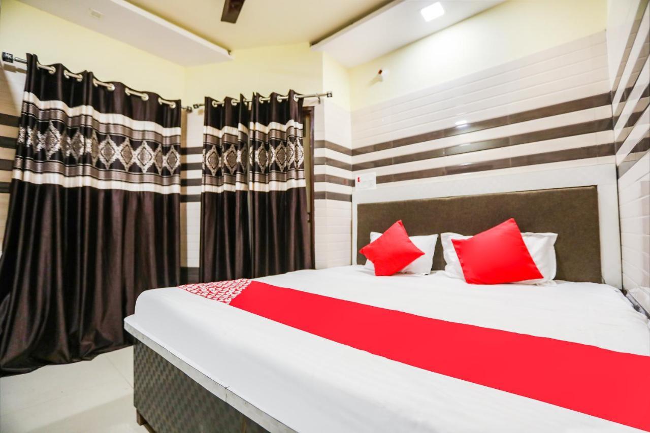Oyo 71693 Starlight Hotel Ganganagar Екстер'єр фото