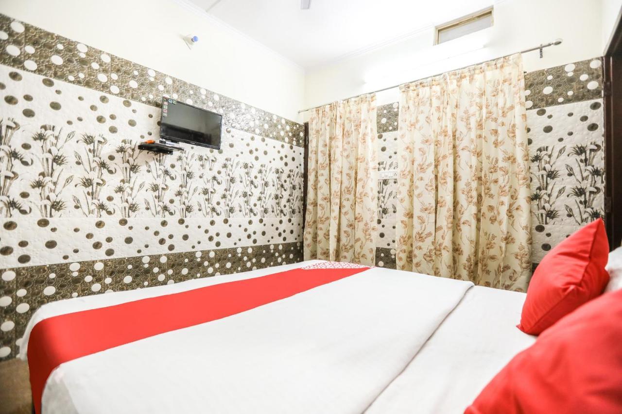 Oyo 71693 Starlight Hotel Ganganagar Екстер'єр фото